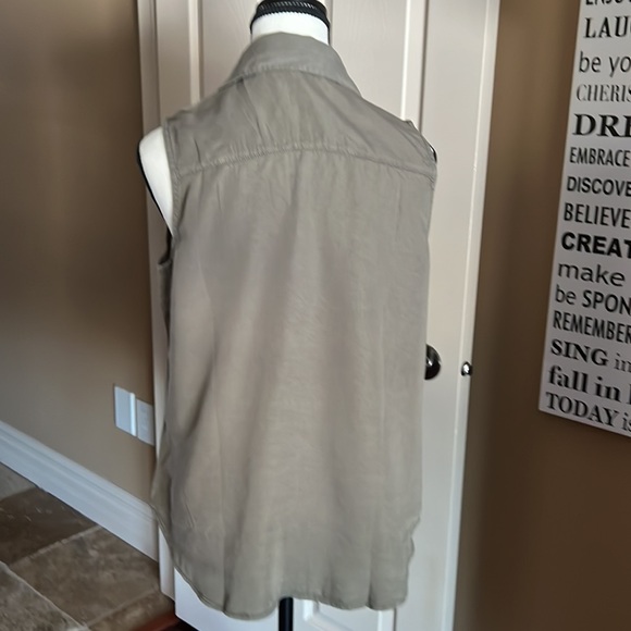 Short sleeve top - Picture 2 of 3